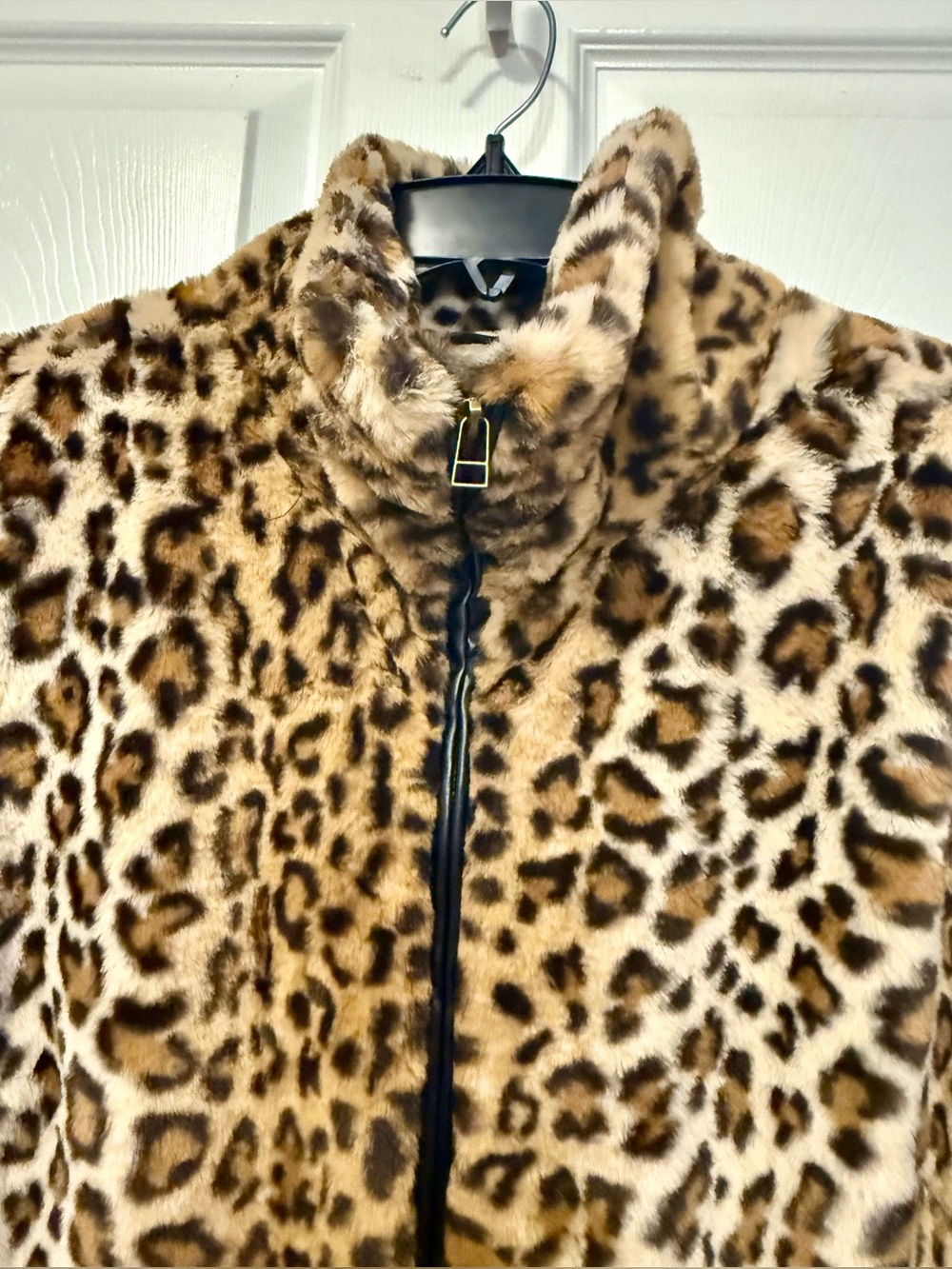 NWT Fever Leopard Print Faux Fur Zip Up Vest Size XL Soft Lined Winter Layer - Picture 4 of 10